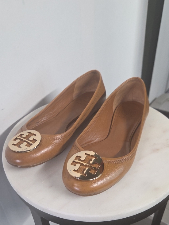 Tory Burch Shoes - Tory Burch Tan Leather Round-Toe Flats with Gold Logo Size 7.5